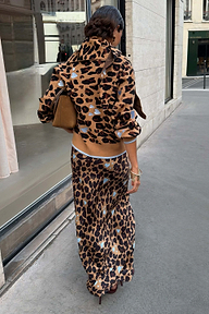 caption_Model is 5ft7” and wears UK size 10/ US 6 