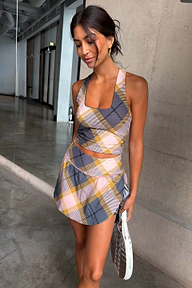 caption_Model is 5ft7” and wears UK size 10/ US 6 