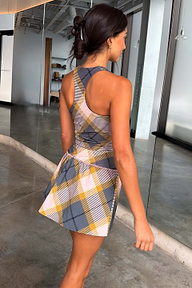caption_Model is 5ft7” and wears UK size 10/ US 6 