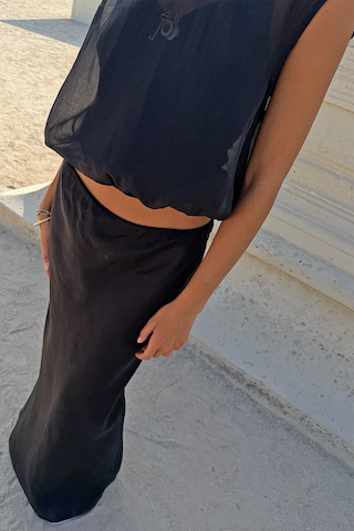 Model is 5ft7” and is UK size 8, wearing UK size 10