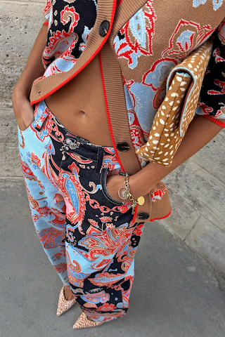Model is 5ft7” and is UK size 8, wearing UK size 10