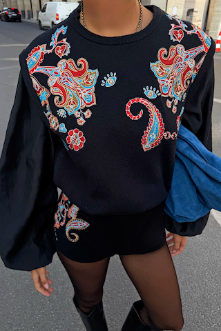 Model is 5ft7” and wears size M