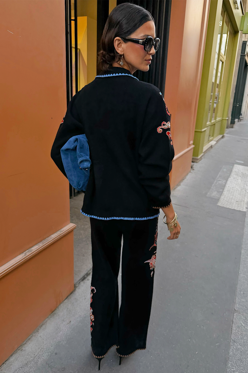 Model is 5ft7” and wears size M