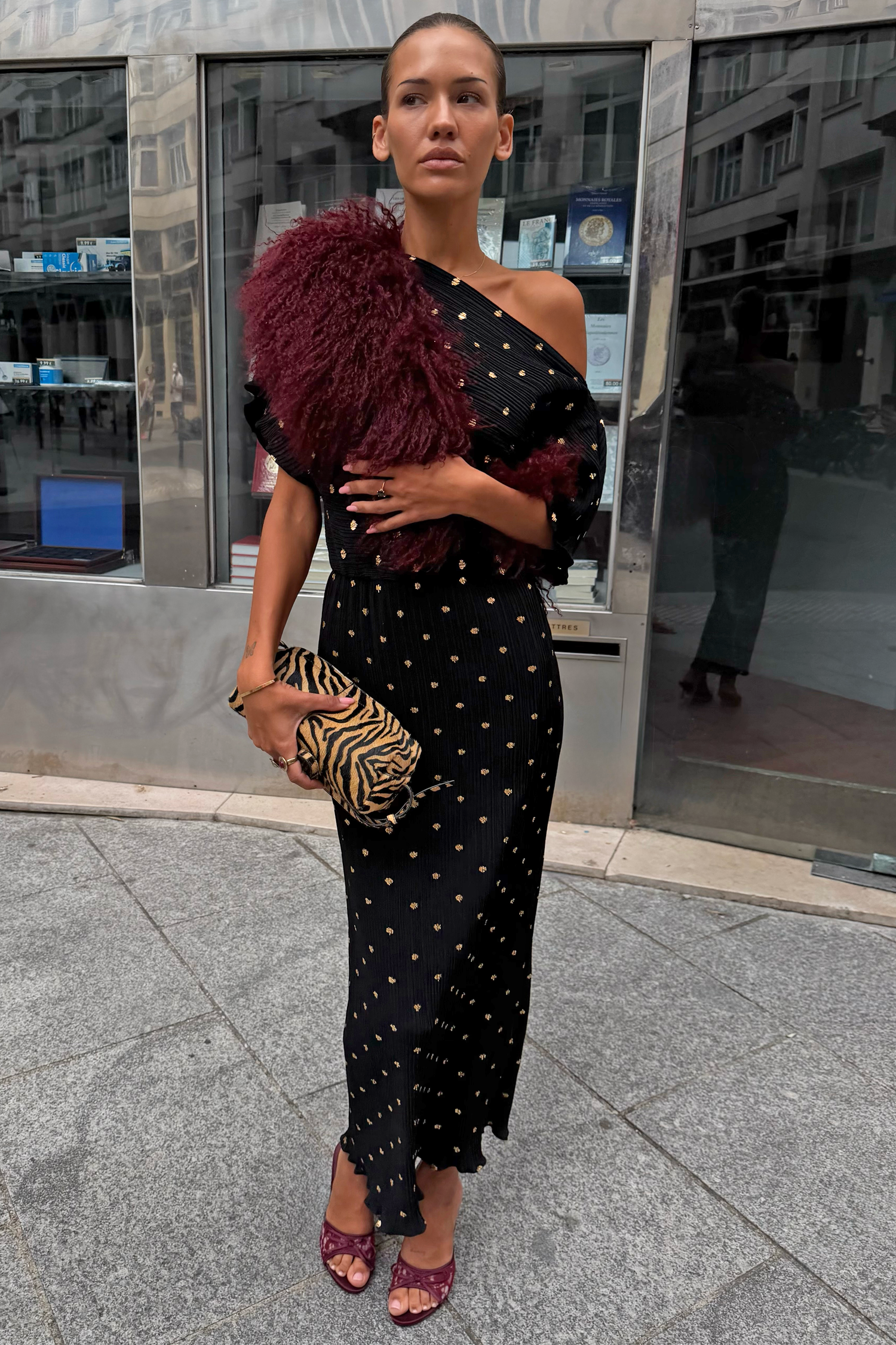 Model is 5ft5” and wears size XS
