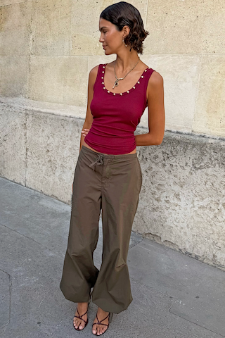 Model is 5ft7” and wears size M