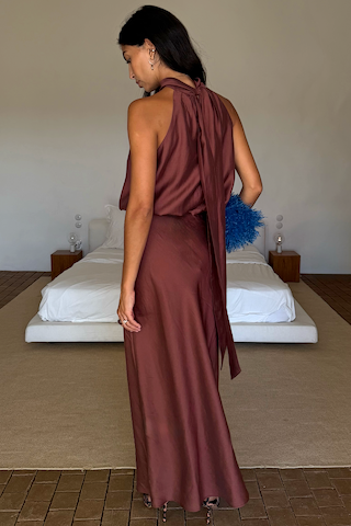 Model is 5ft7” and wears UK size 10/ US 6