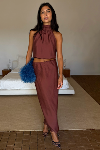 Model is 5ft7” and wears UK size 10/ US 6