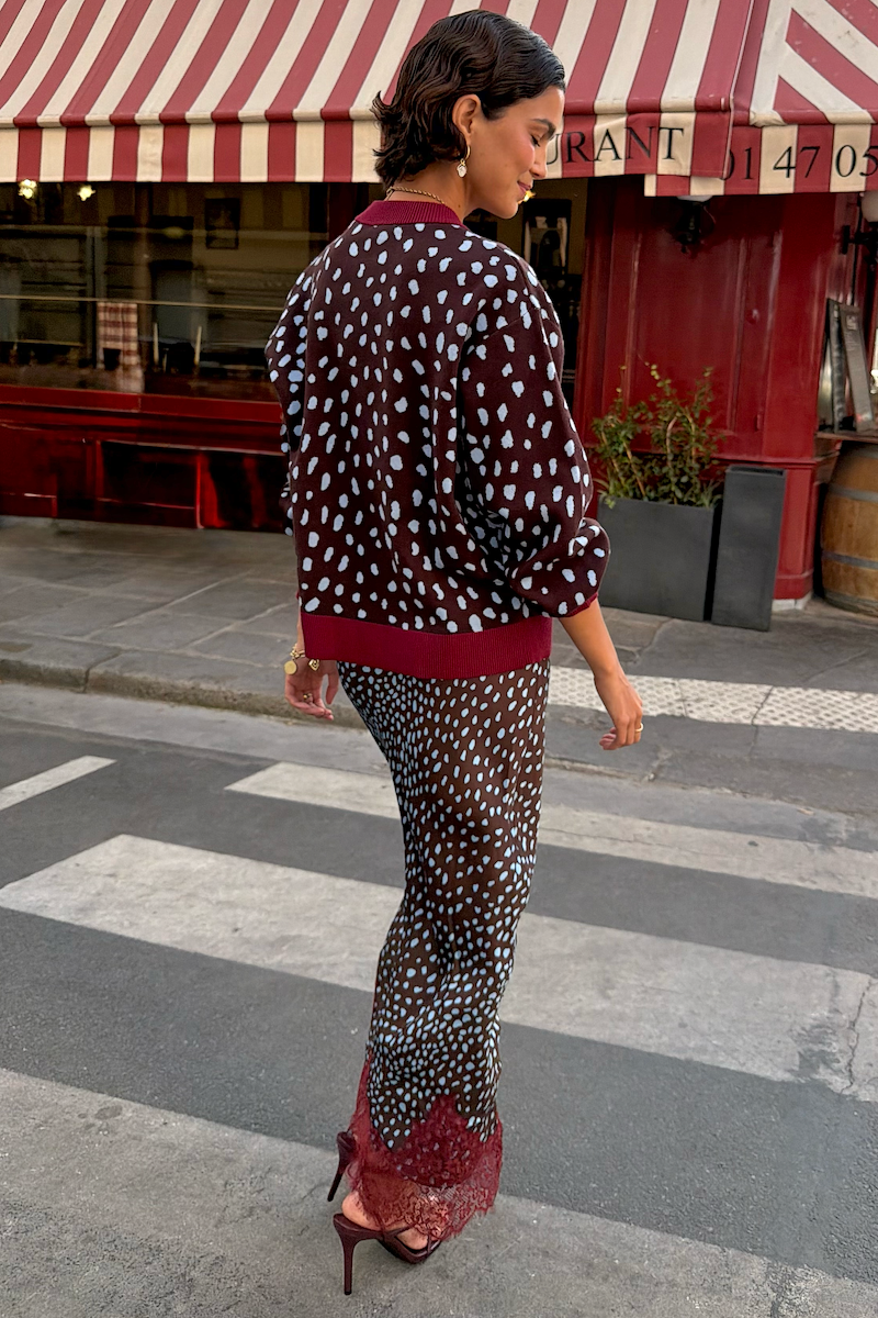 Model is 5ft7” and wears size M