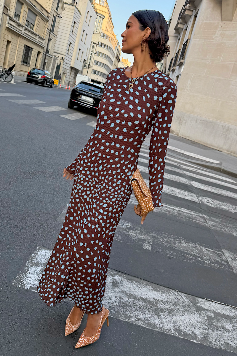 Model is 5ft7” and wears size M