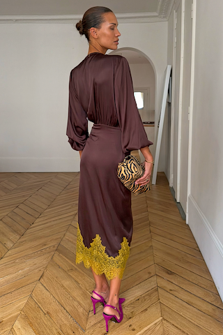 Model is 5ft5” and is wearing UK size 8