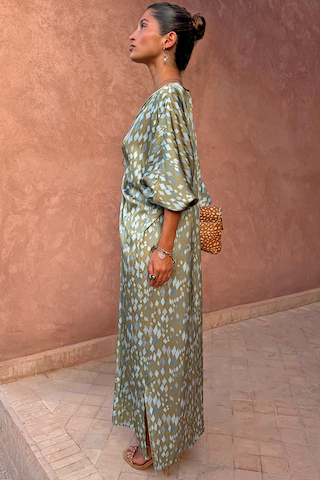 Model is 5ft4” and wears UK size 6/ US 2