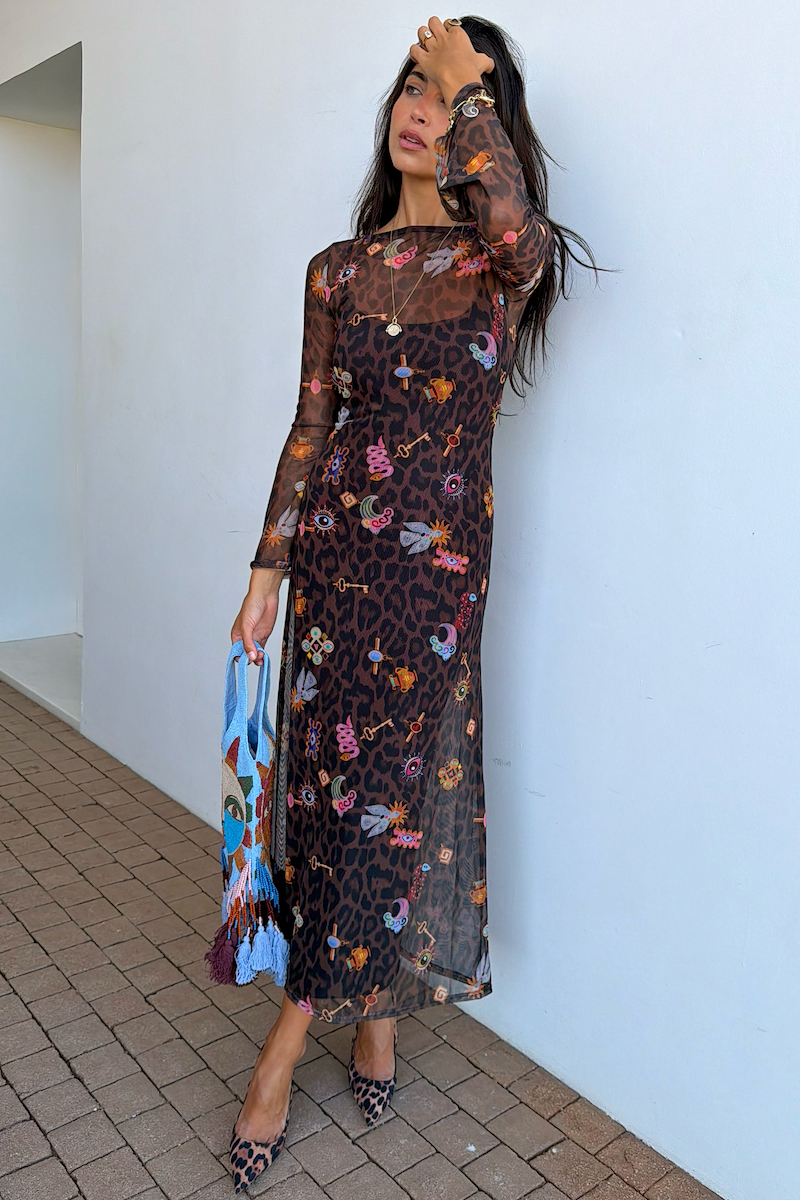 Model is 5ft7” and wears UK size 10/ US 6