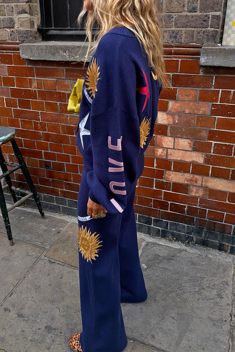 Model is 5ft5” and wears size M