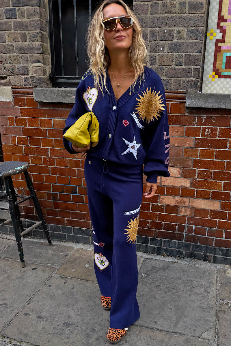 Model is 5ft5” and wears size M
