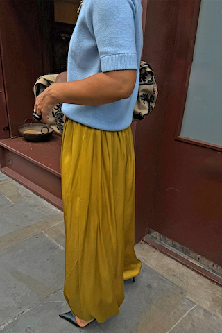 Model is 5ft4” and is UK size 8, wearing UK size 10