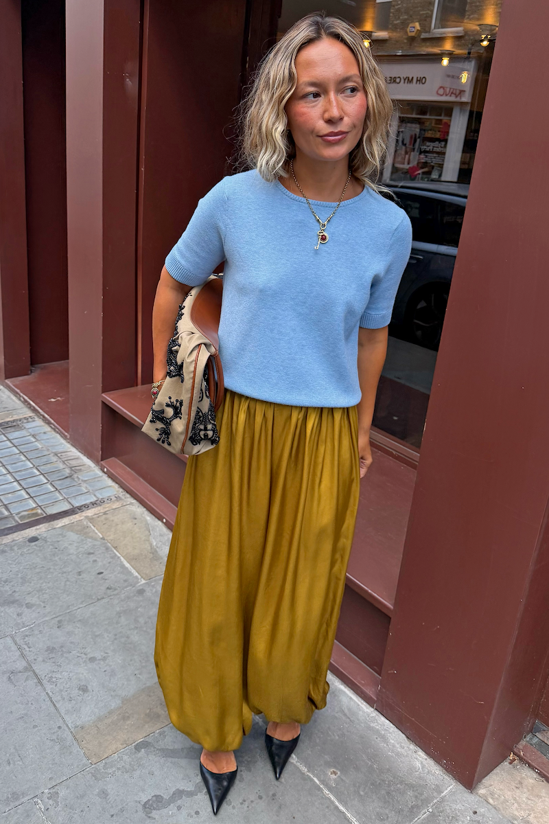 Model is 5ft4” and is UK size 8, wearing UK size 10