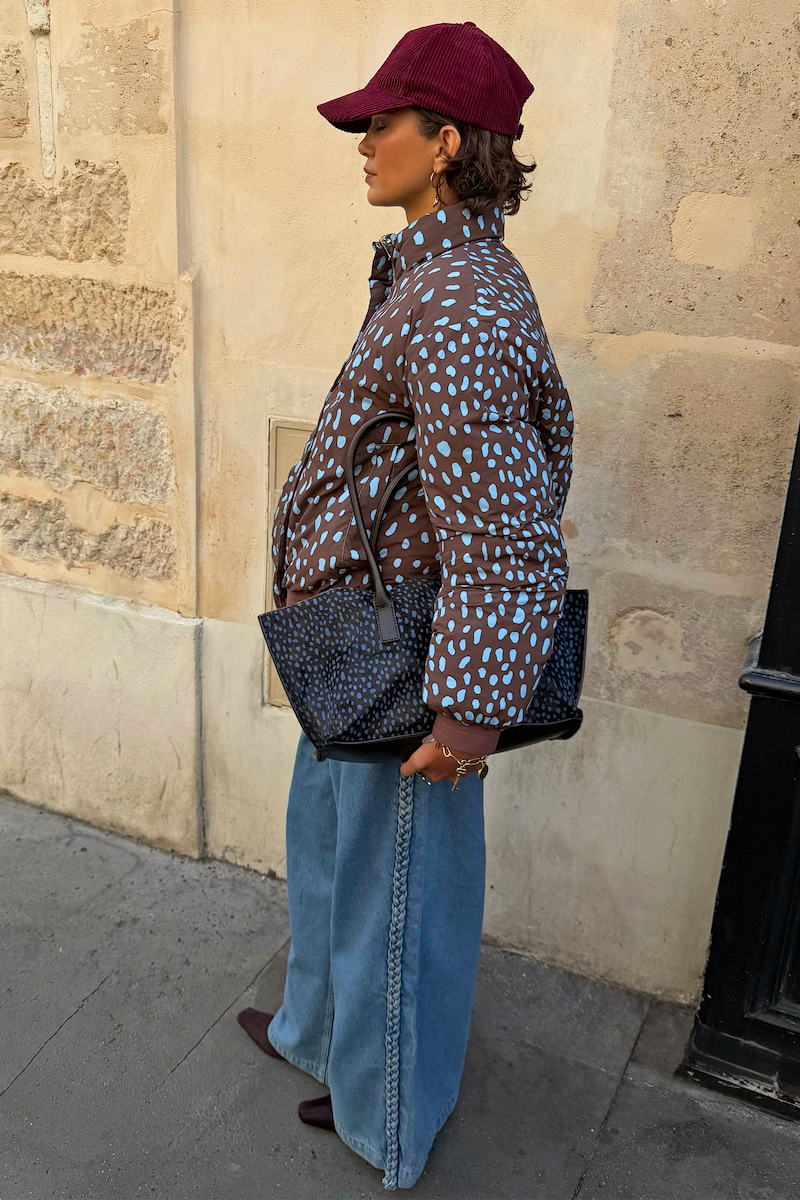 Model is 5ft7” and wears size M