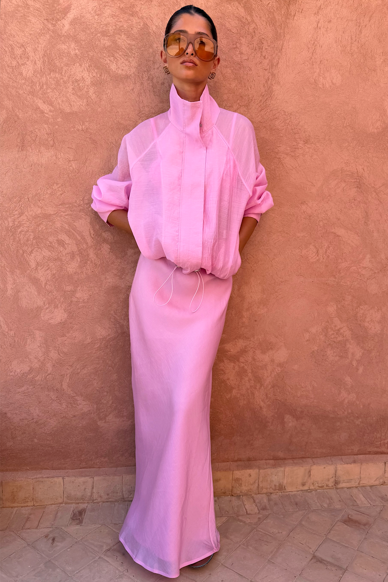Model is 5ft4” and wears size M