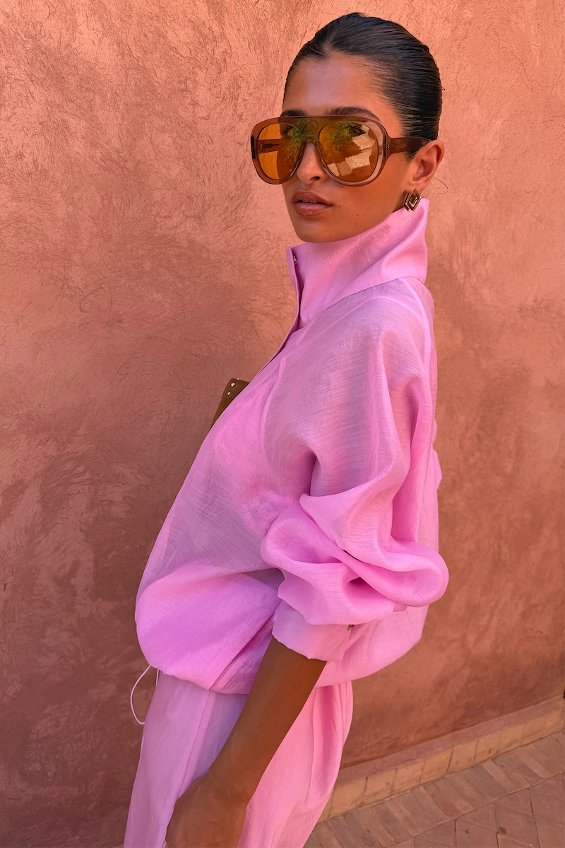 Model is 5ft4” and wears size M