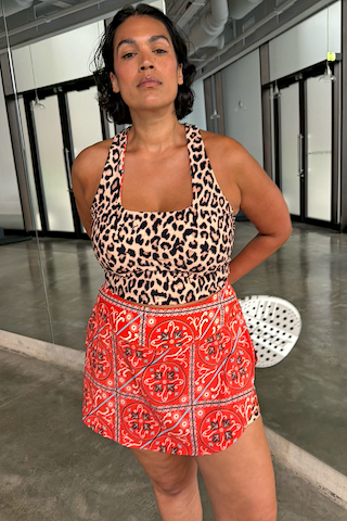 Model is 5ft9” and is UK size 16, wearing UK size 18