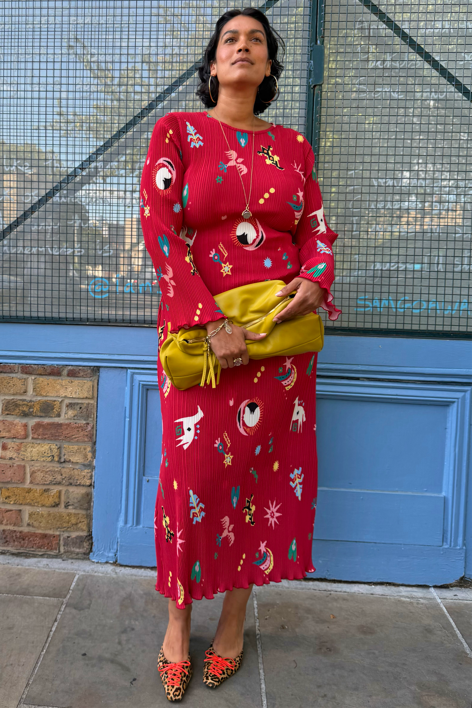 Model is 5ft9” and wears size L