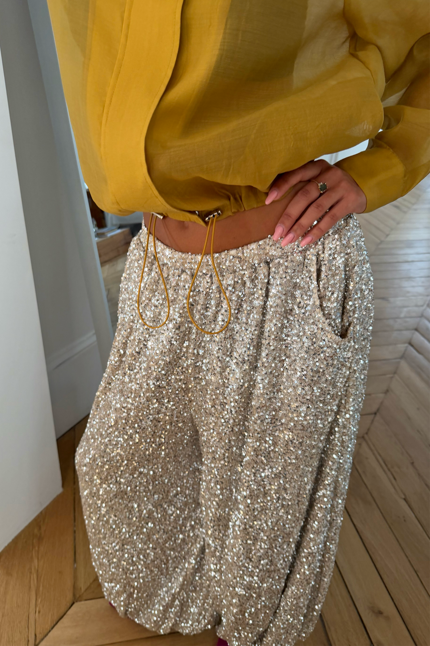 Model is 5ft5” and is wearing UK size 8
