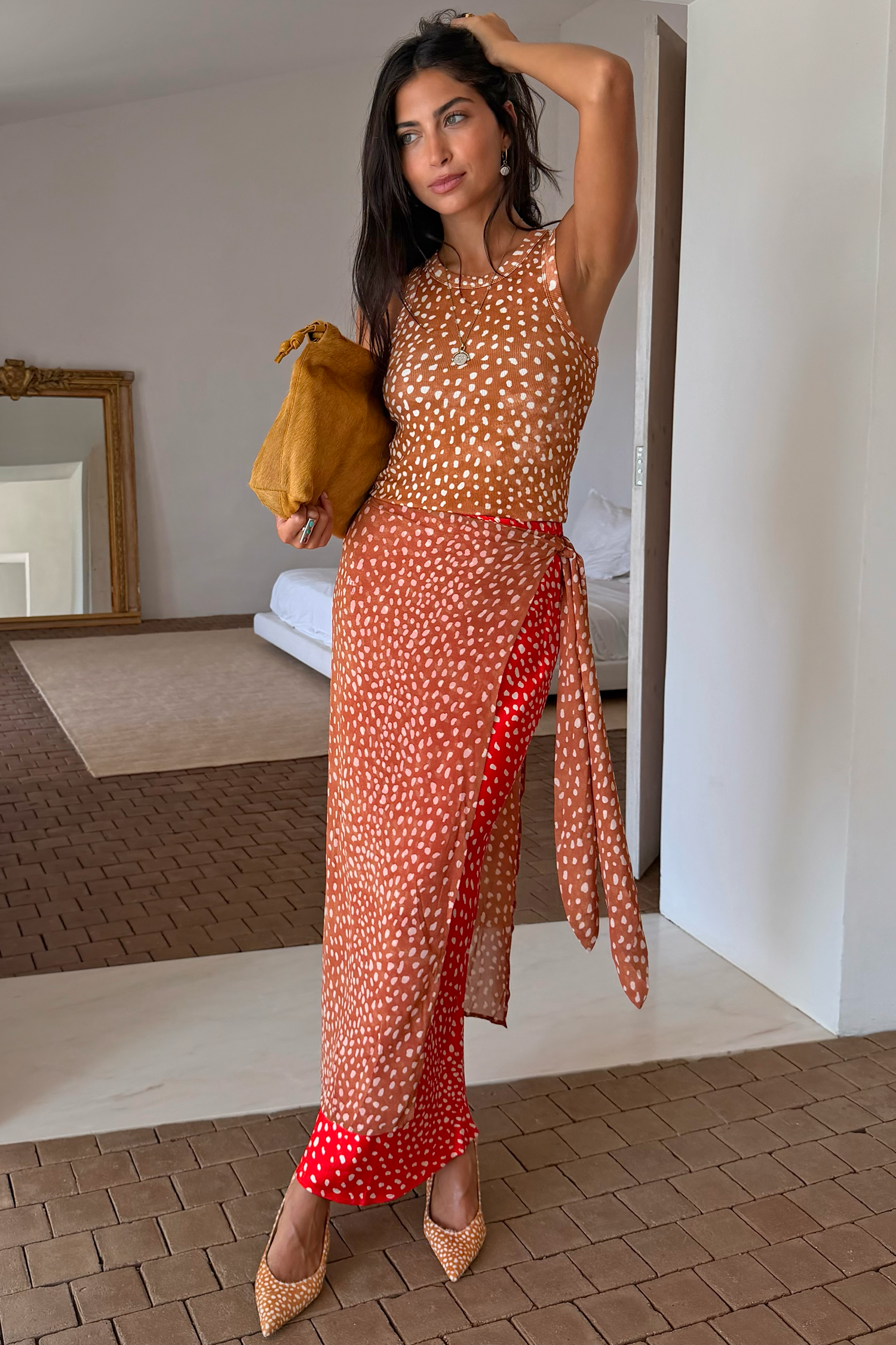 Model is 5ft7” and wears UK size 10/ US 6