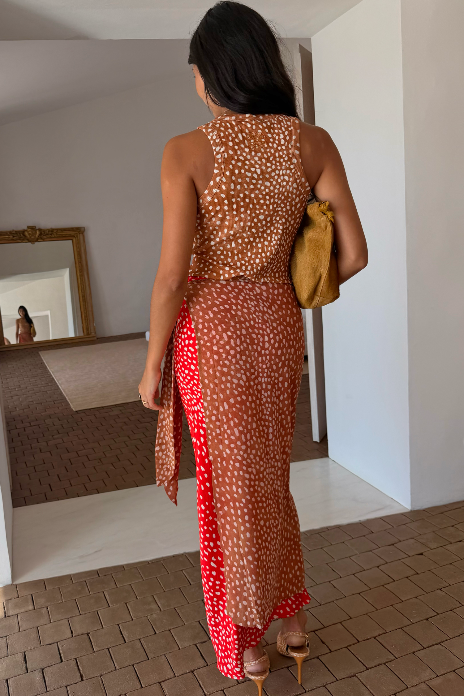 Model is 5ft7” and wears UK size 10/ US 6