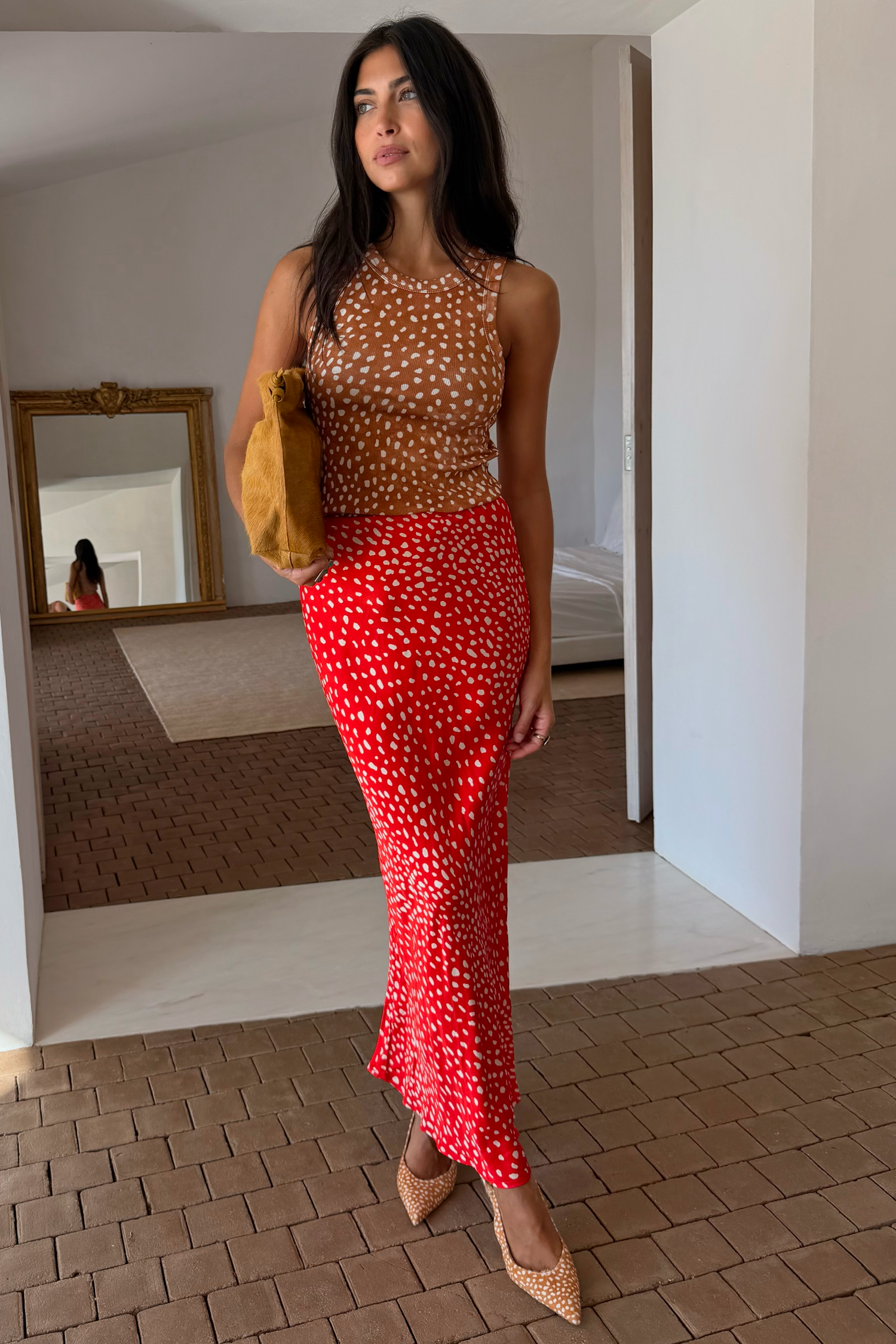 Model is 5ft7” and wears UK size 10/ US 6