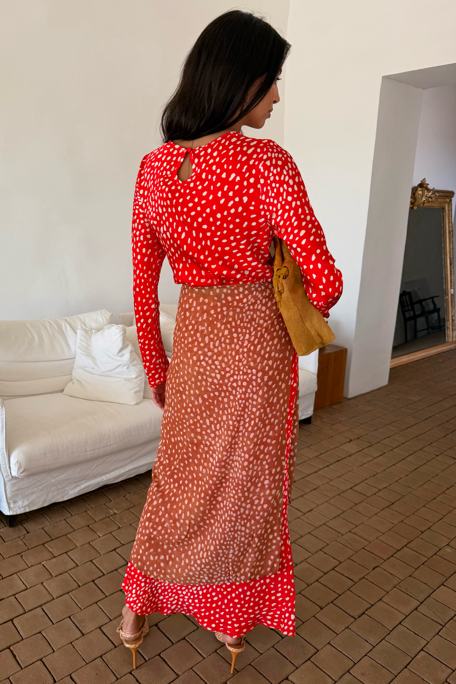 Model is 5ft7” and wears UK size 10/ US 6