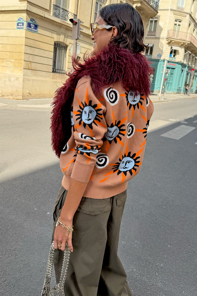 Model is 5ft7” and wears size M