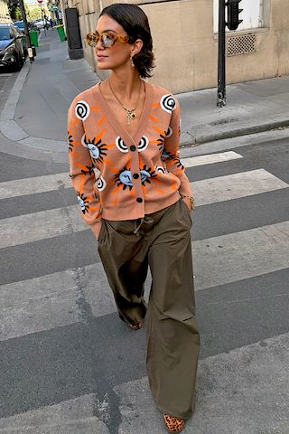 Model is 5ft7” and wears size M