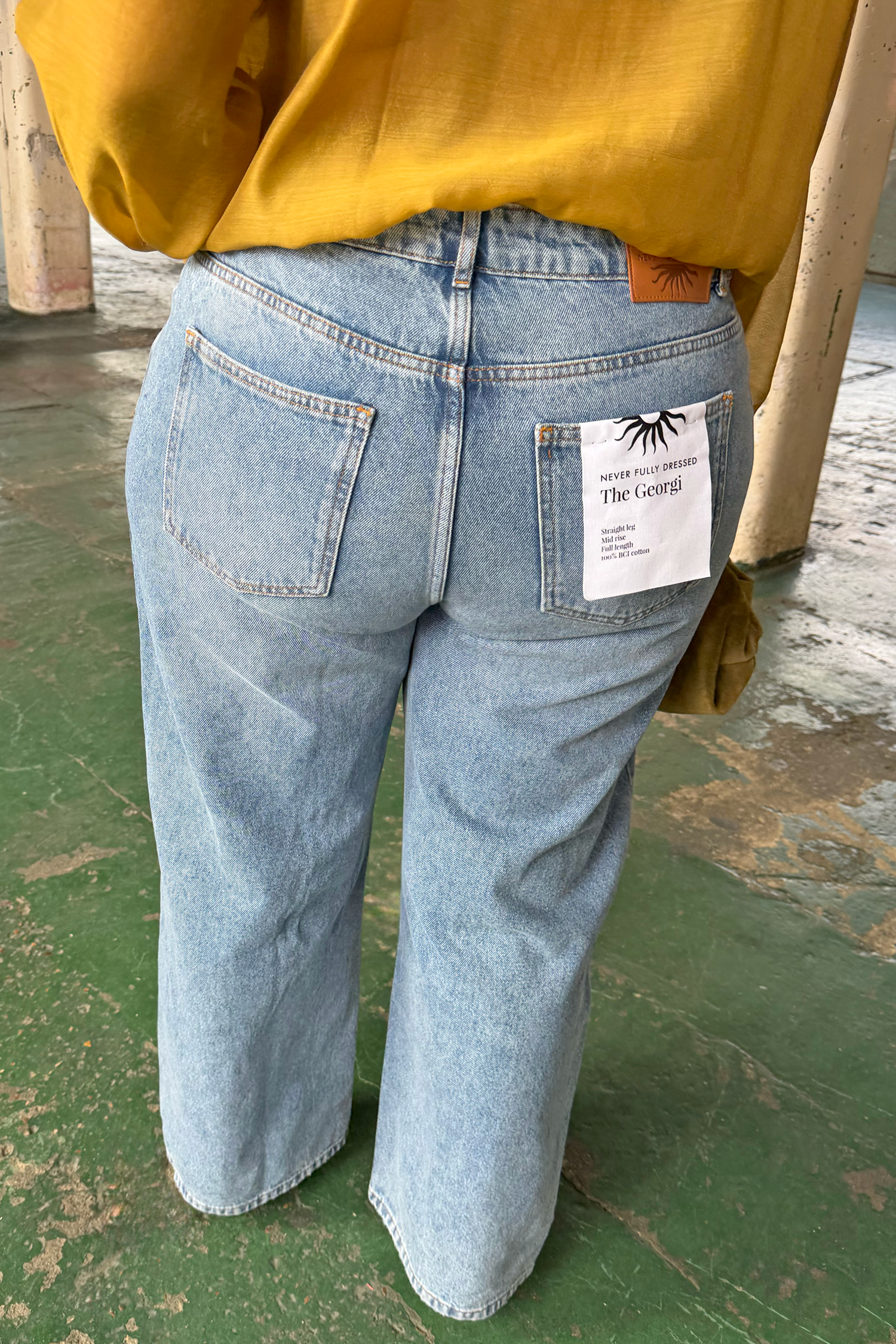 Model is 5ft6” and wears UK size 18/ US 4