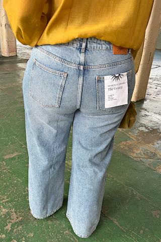 Model is 5ft6” and wears UK size 18/ US 4