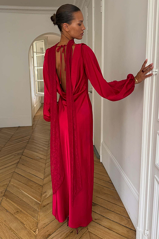 Model is 5ft4” and wears UK size 8/ US 4