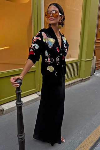 Model is 5ft7” and wears size M