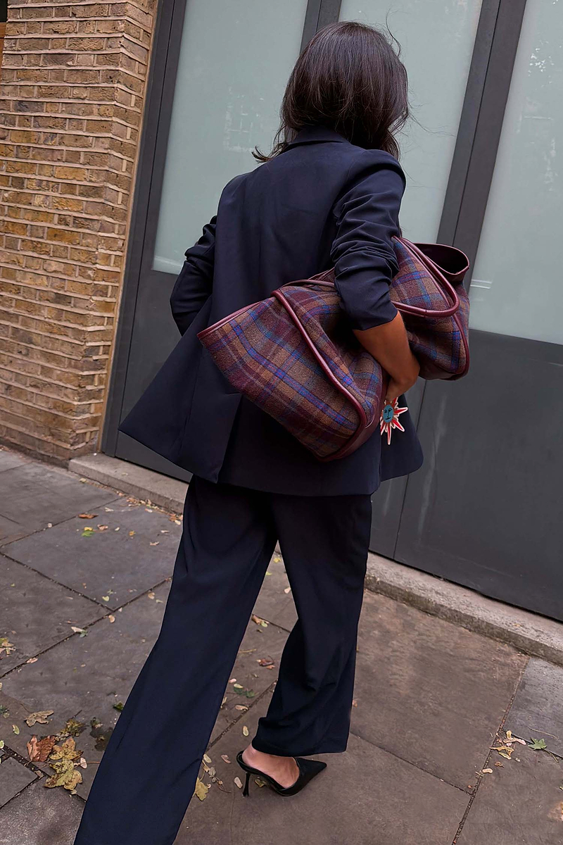 Model is 5ft7” and wears UK size 10/ US 6