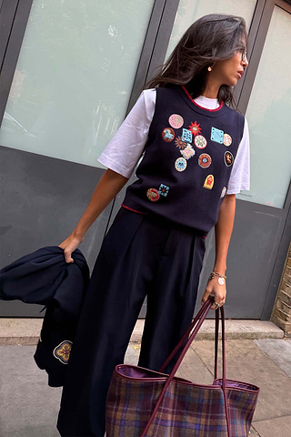 Model is 5ft7” and wears size M