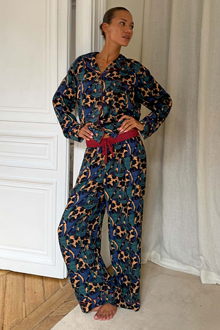 Model is 5ft4” and wears UK size 8/ US 4