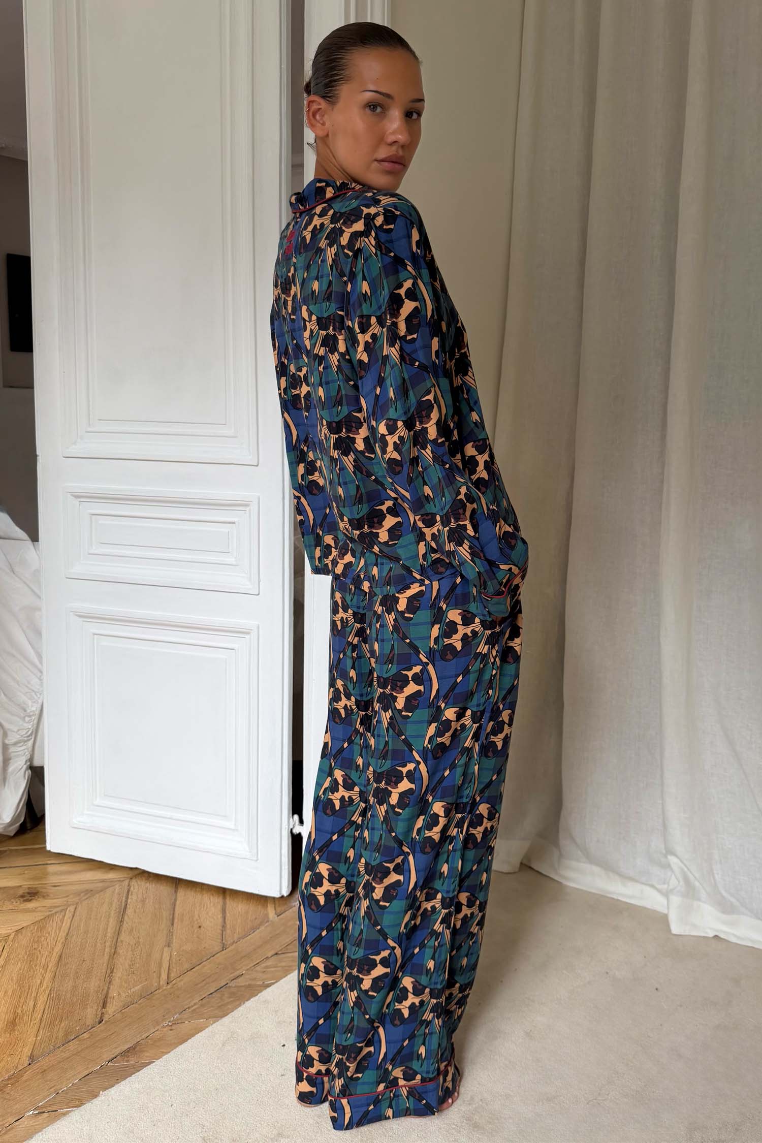 Model is 5ft4” and wears UK size 8/ US 4