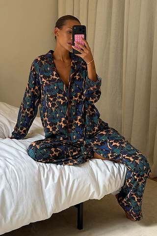 Model is 5ft4” and wears UK size 8/ US 4