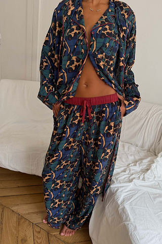 Model is 5ft4” and wears UK size 8/ US 4