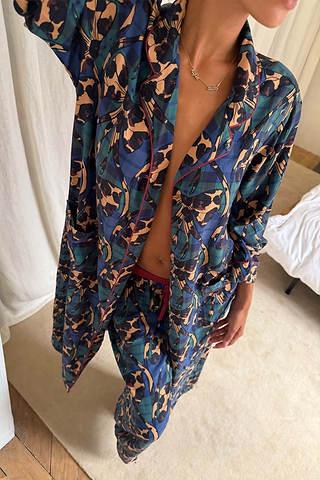 Model is 5ft4” and wears UK size 8/ US 4