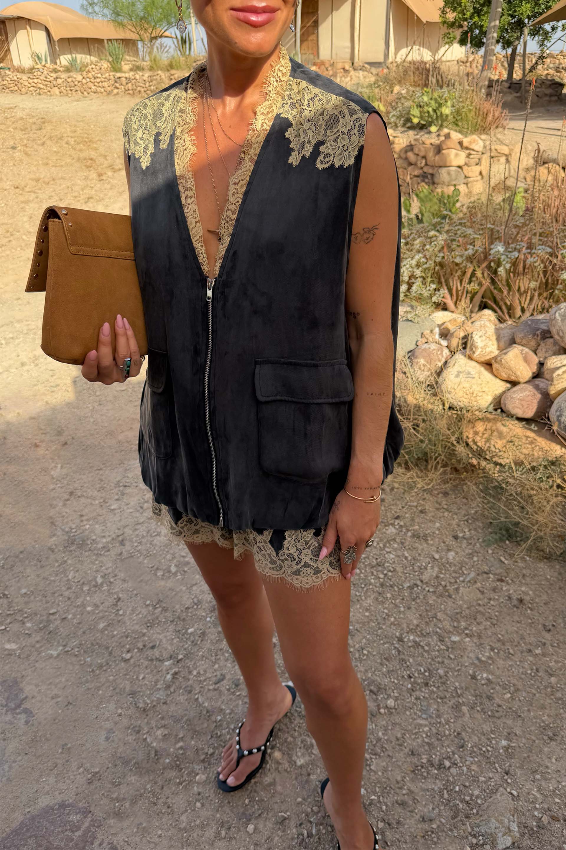 Model is 5ft3” and wears size M