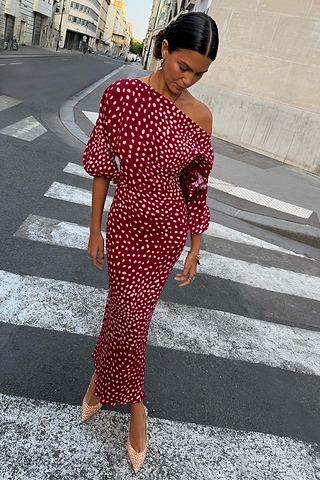 Model is 5ft7” and wears UK size 10/ US 6