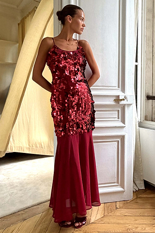 Model is 5ft4” and wears UK size 8/ US 4