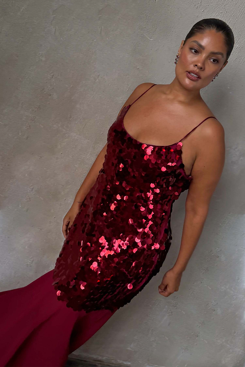Model is 5ft10” and wears UK size 18/ US 14