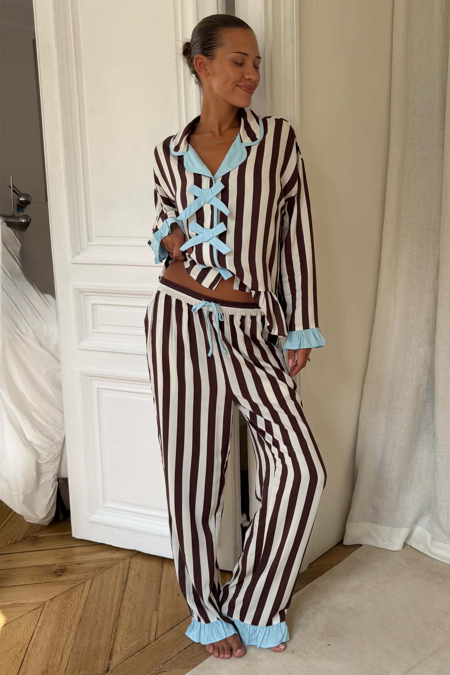 Model is 5ft4” and wears UK size 8/ US 4