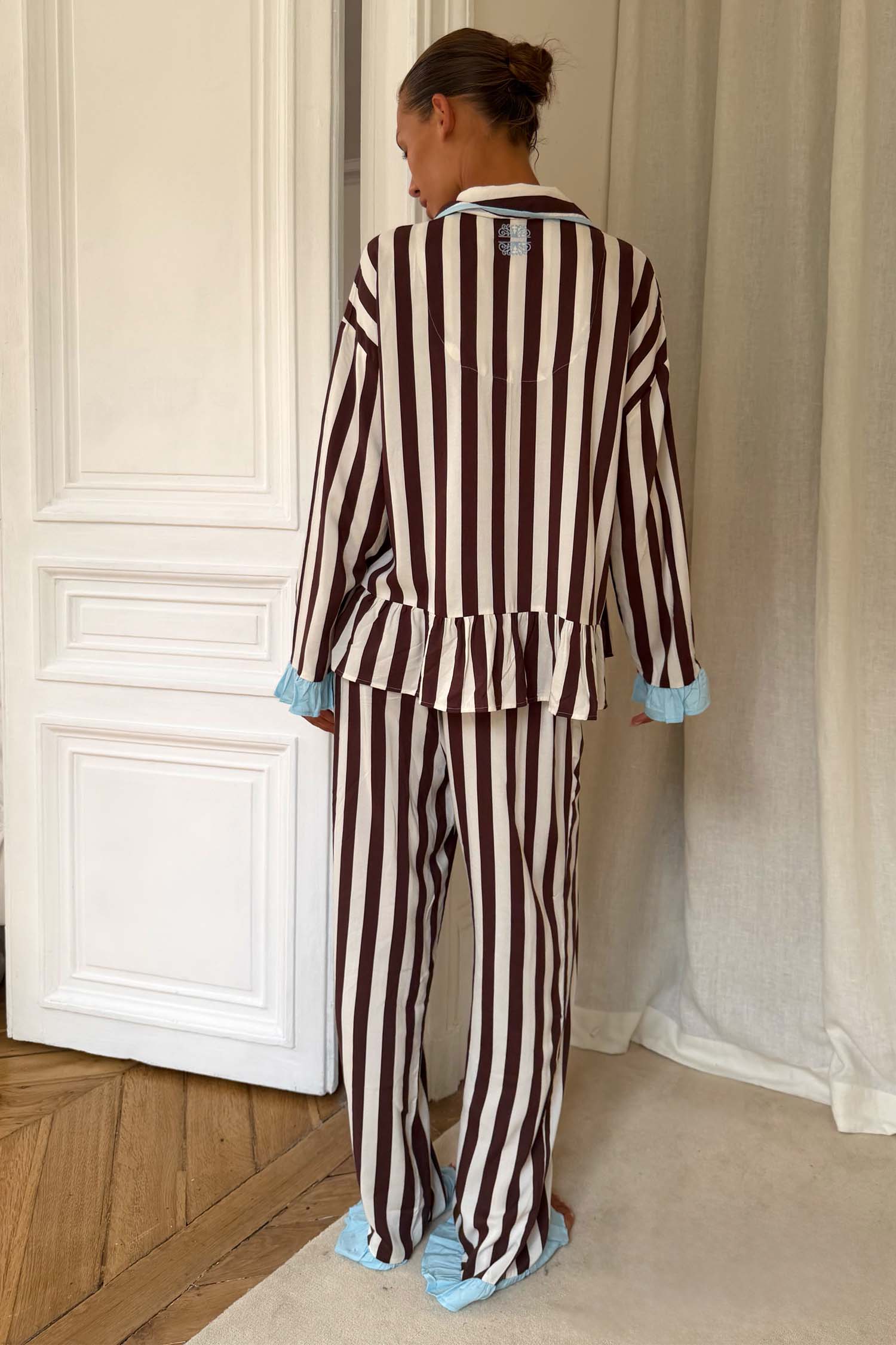 Model is 5ft4” and wears UK size 8/ US 4