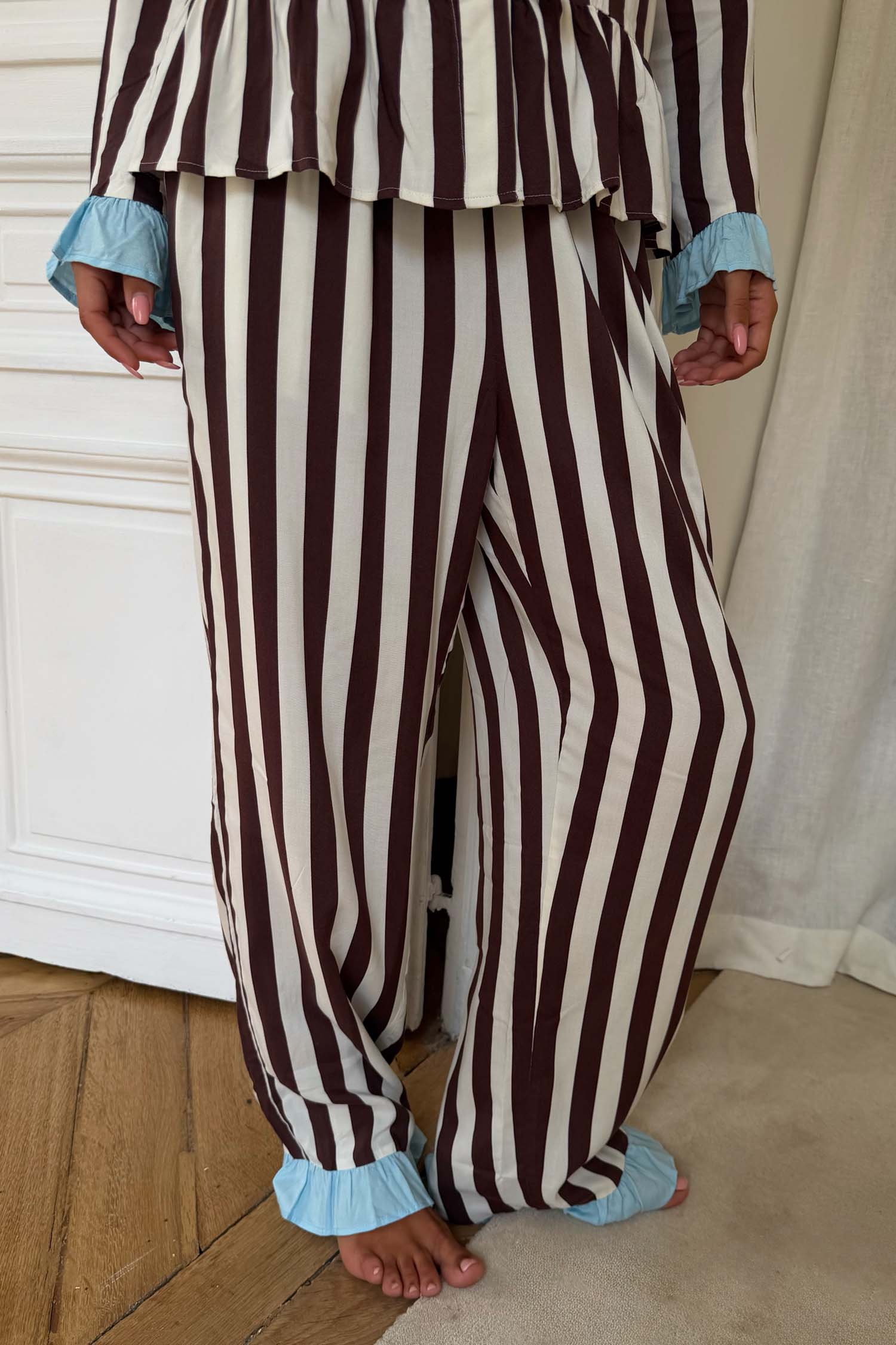 Model is 5ft4” and wears UK size 8/ US 4
